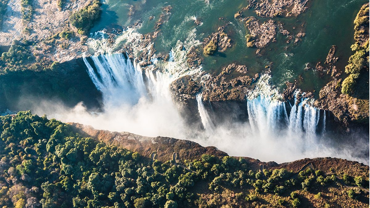 Whats the best time to go to Victoria Falls like? Understand the 2 main seasons with these facts.