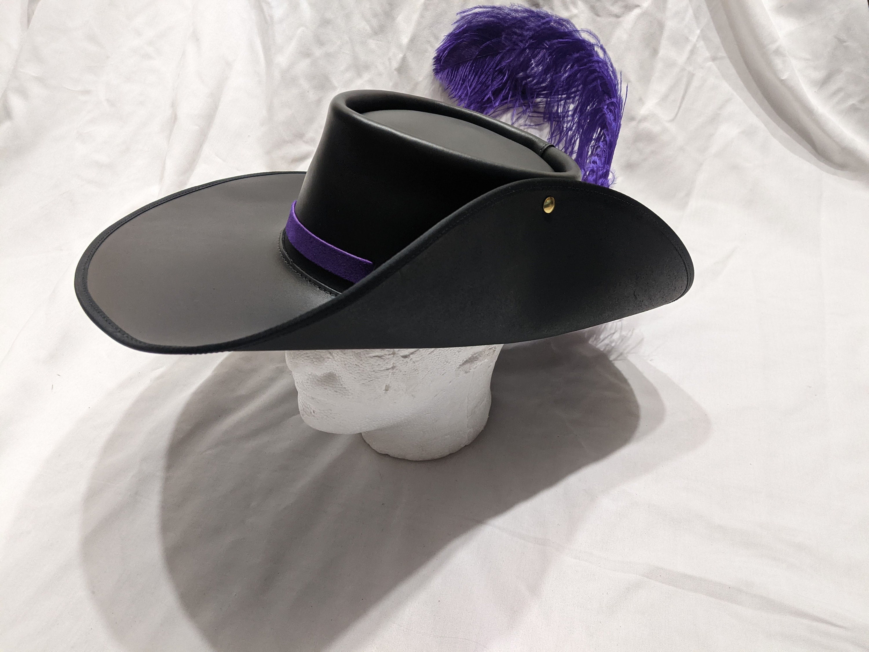 Top Medieval Headwear for Men: Tricorns, Cavalier Hats & More