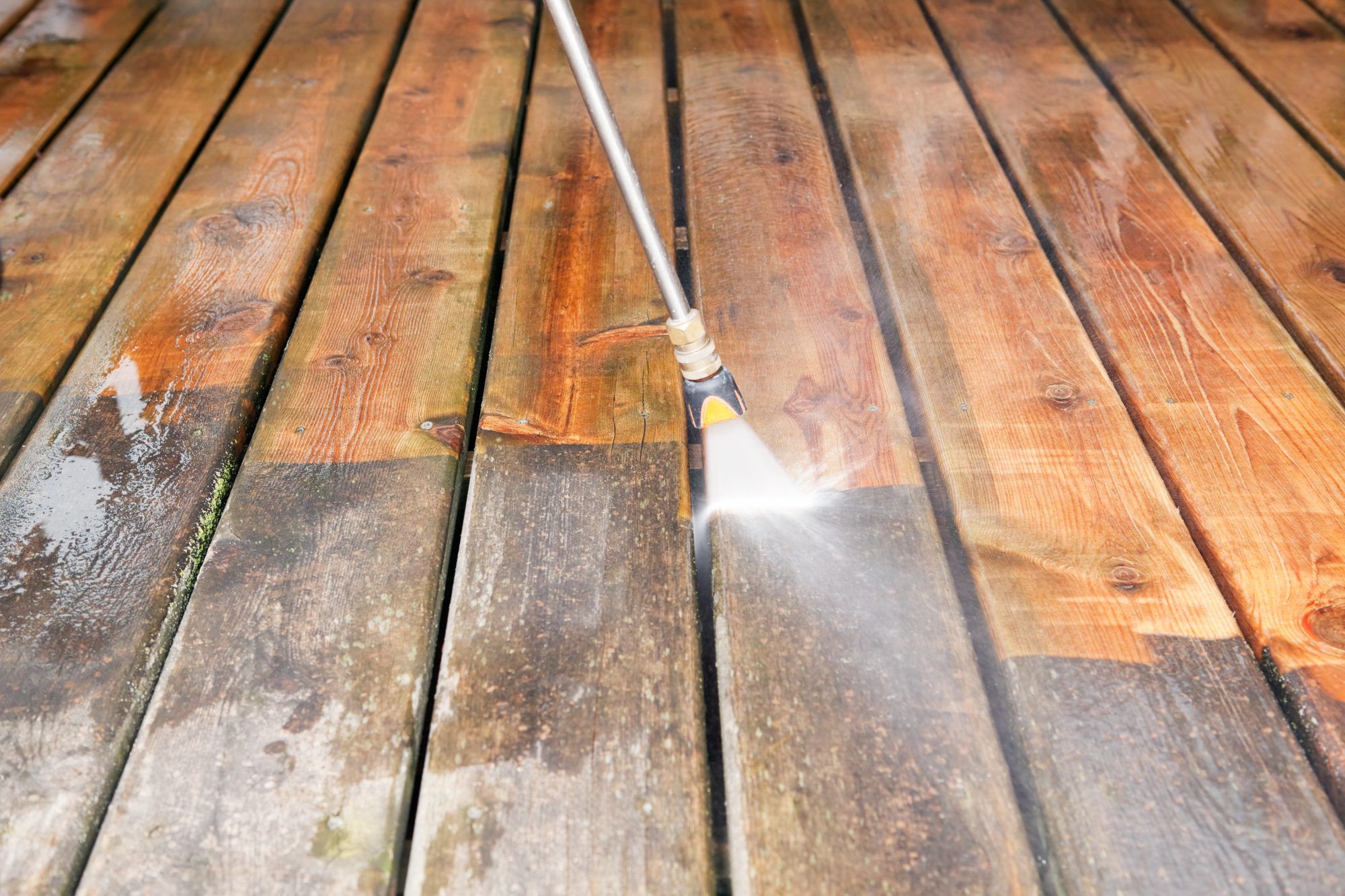 Confused about the best water sealer for decks? (Our guide helps you choose the right one quickly)
