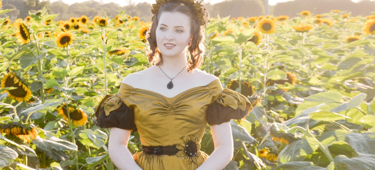 How to style your sunflower gown perfectly? Follow these 5 easy tips to look really great.