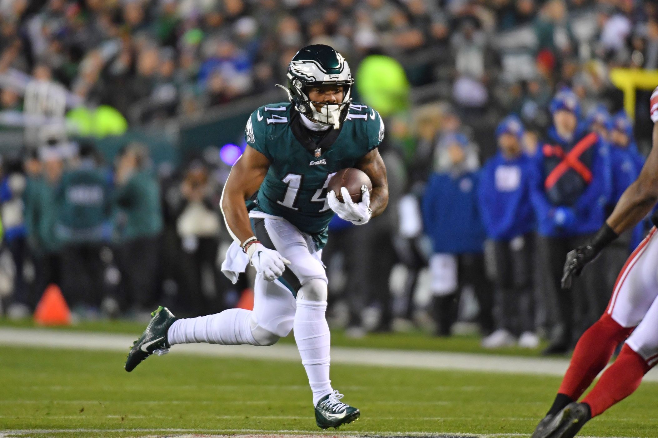 What is Kenneth Gainwell's Salary with the Philadelphia Eagles in 2024?