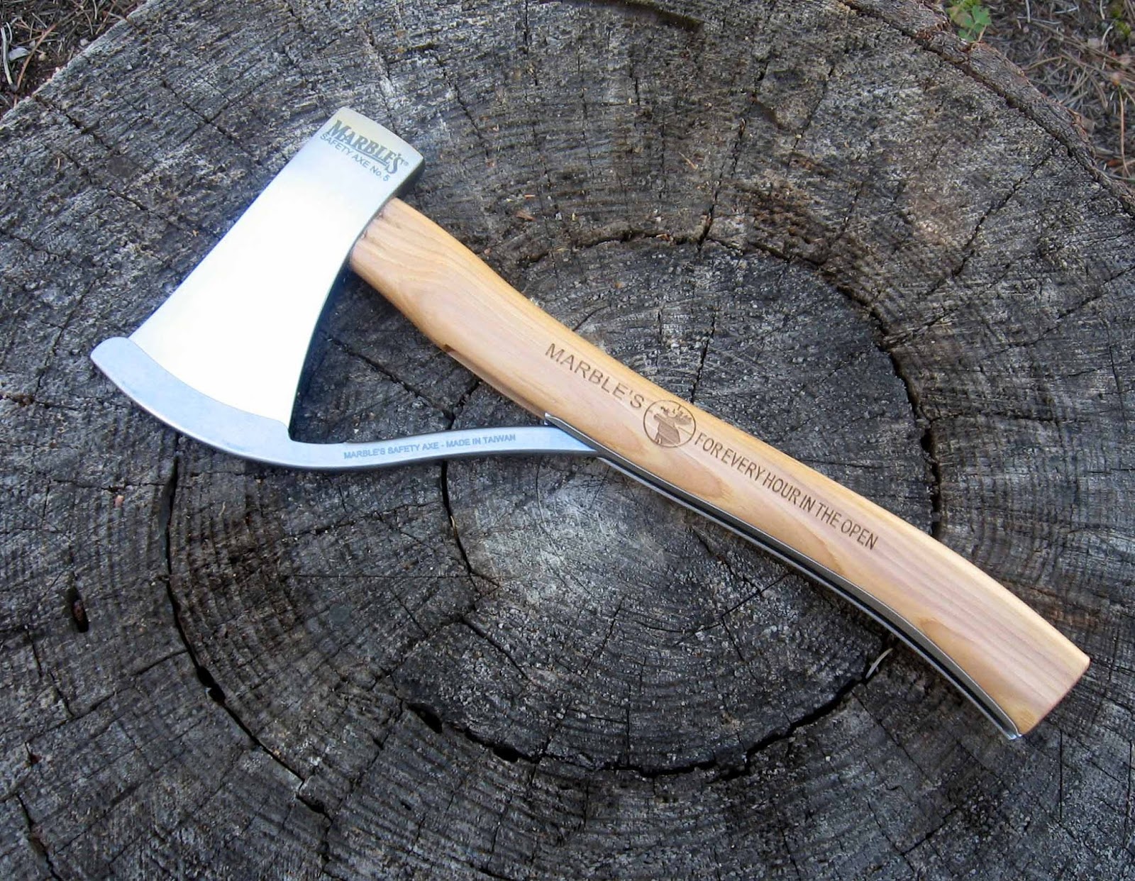 Using the Marbles Safety Axe: Easy Guide. (Learn How To Use It Safely)
