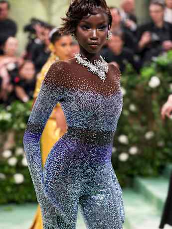 Swarovski Crystal Bodysuit: Glamorous Designs for Every Occasion