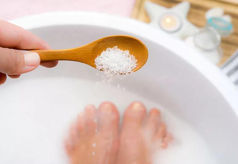 How Epsom Salt Baths Can Help Soothe and Heal Sunburn