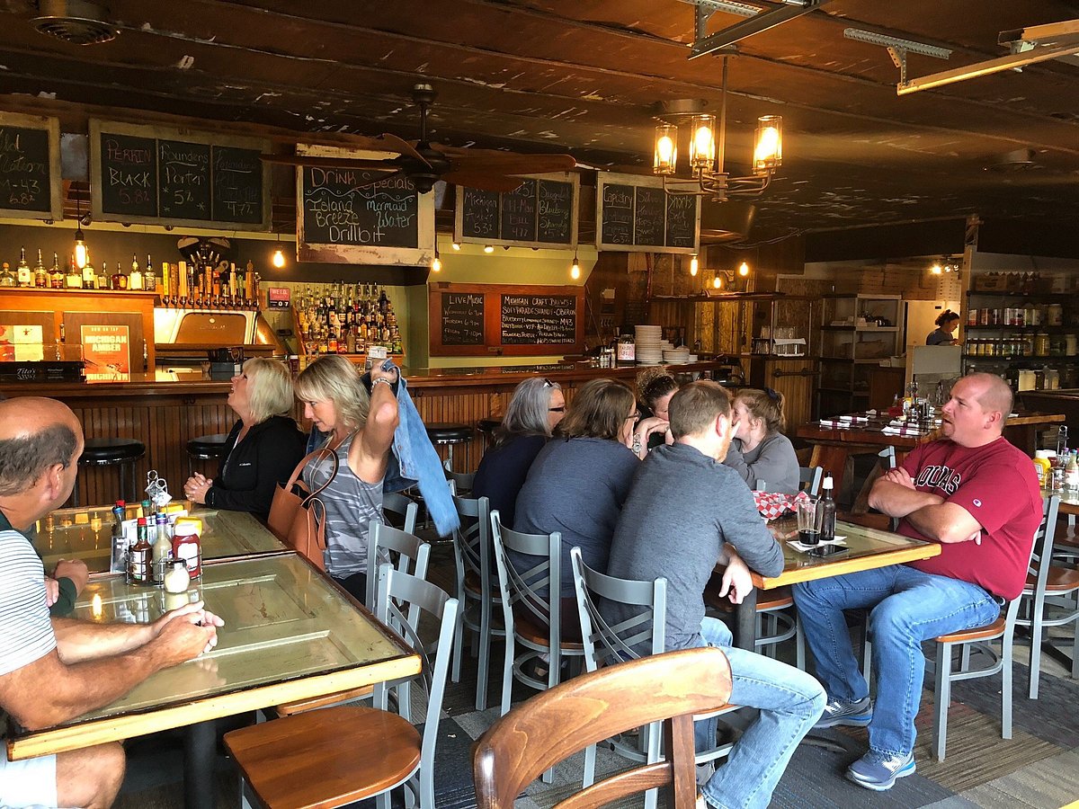Is Seasonal Grille Hastings MI really good? Locals love it, find out why its a top choice!