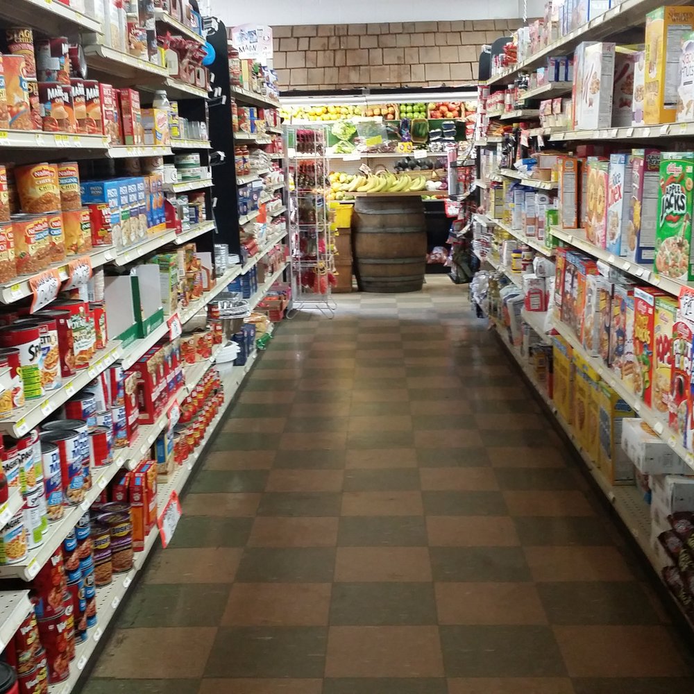 Visiting the area and need essential supplies? Stock up easily at a great grocery westport wa using our recommendations.