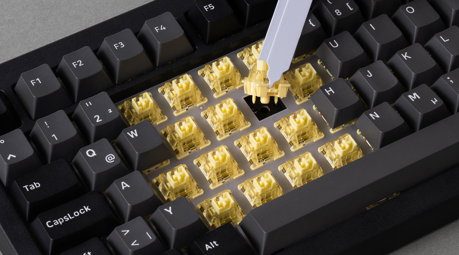 Hot Swappable Keyboards: What Are They? (Easy Guide for Beginners!)
